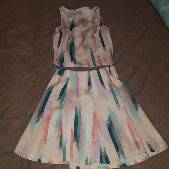 Decree Pink Geometric Skirt and Tank Top Set - Picture 7 of 13